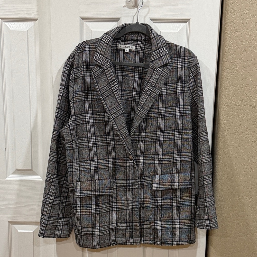 Blakely Black and Gray Checkered Blazer with embellished cheetah 🐆 size 1x